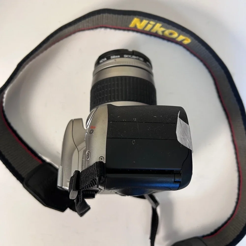 ONLY PARTS: Nikon N80 SLR Film Camera with Nikon 28-80mm Lens and Nikon Strap‎